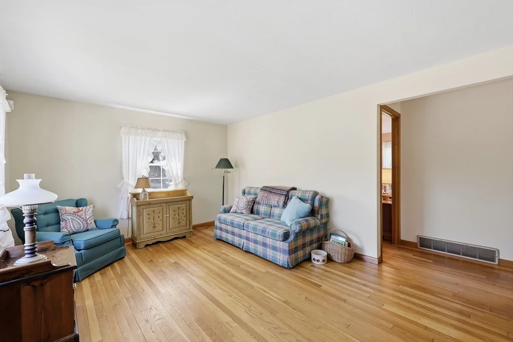 Photo of 240 Pasco Rd