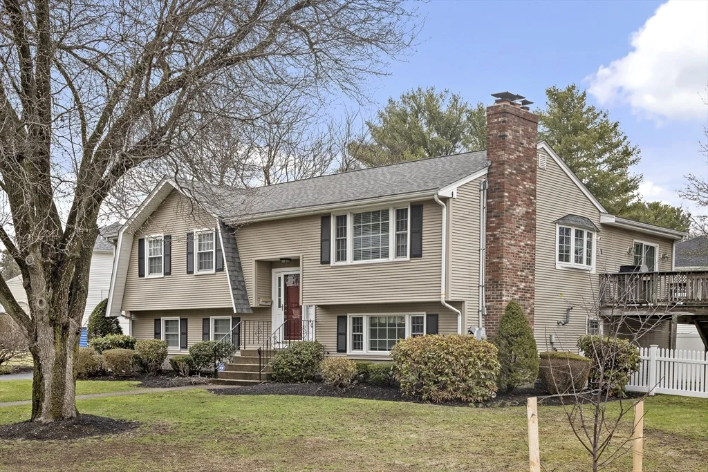 Photo of 40 Brewster Dr