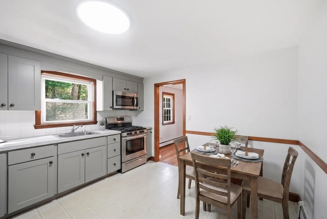 Photo of 32 Dividence Rd