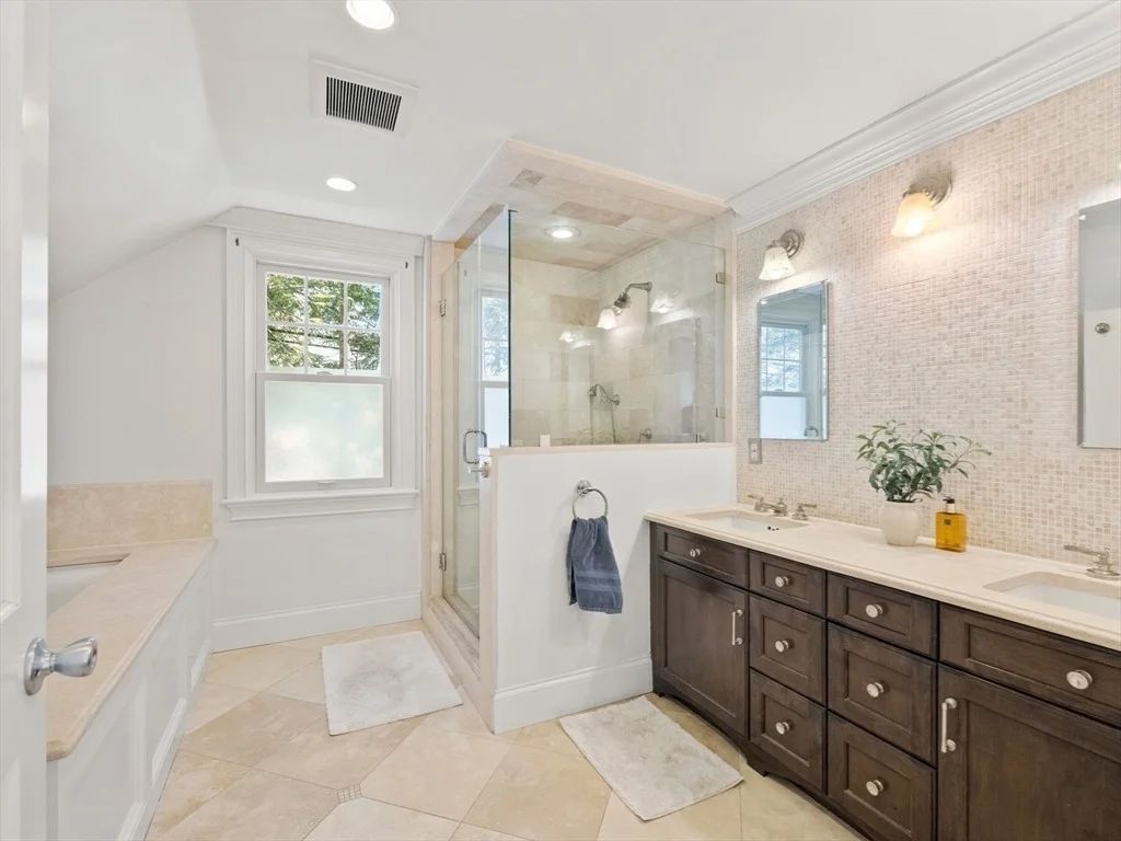 Photo of 20 Maple Street