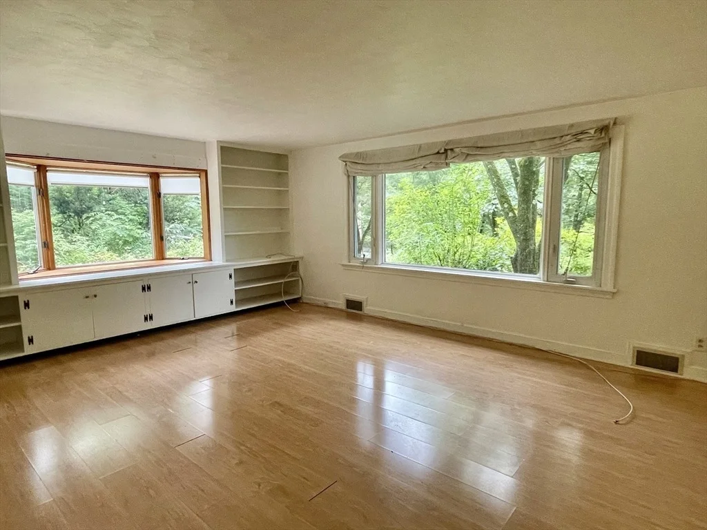 Photo of 6 Overlook Drive