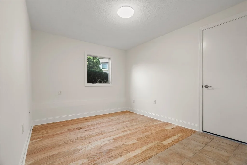 Photo of 31 Phillips Cir