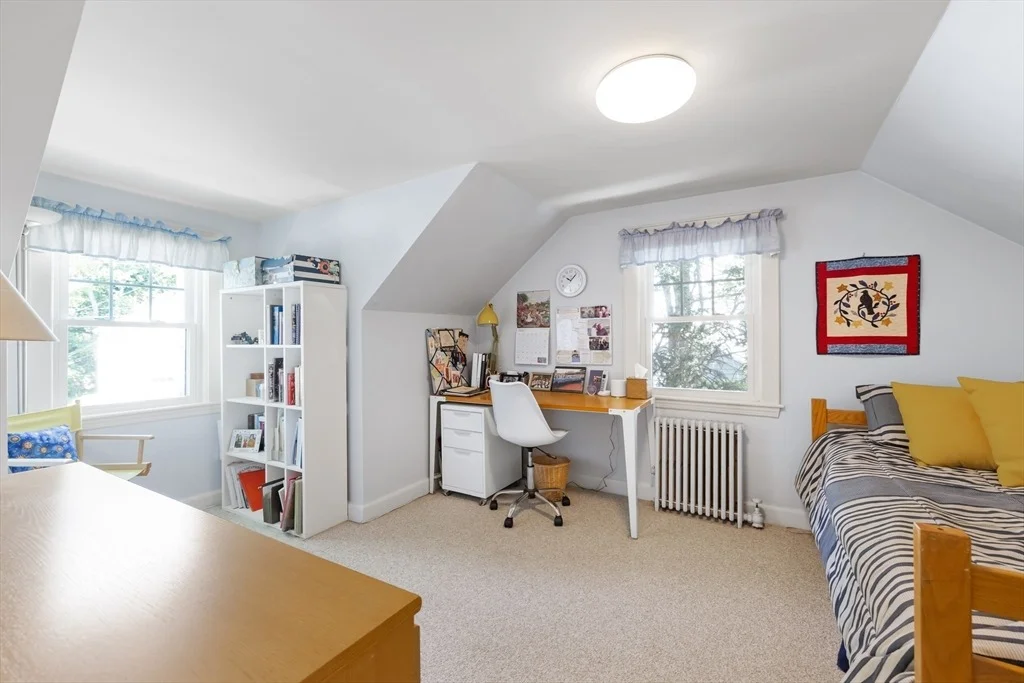 Photo of 42 Hawthorn Ave