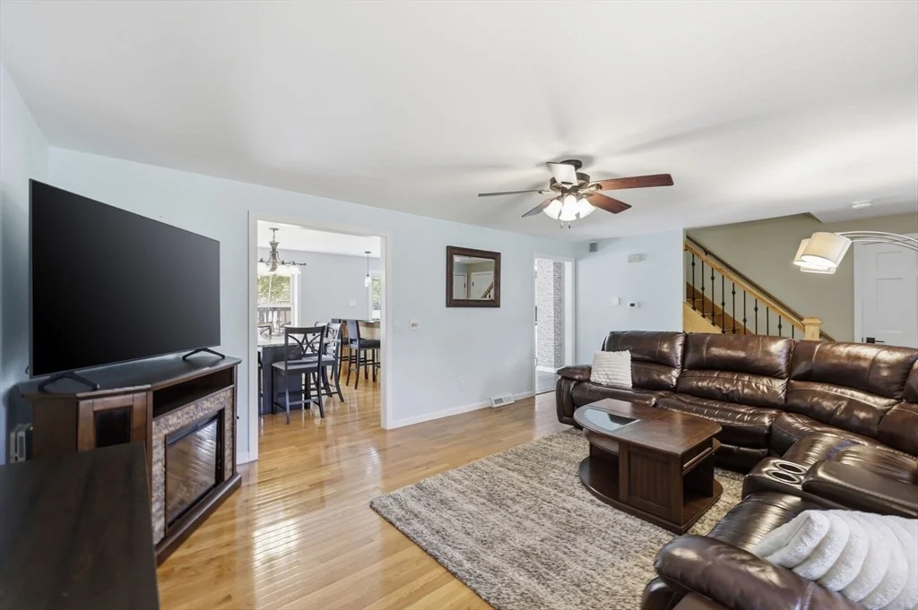 Photo of 33 Winding Ln