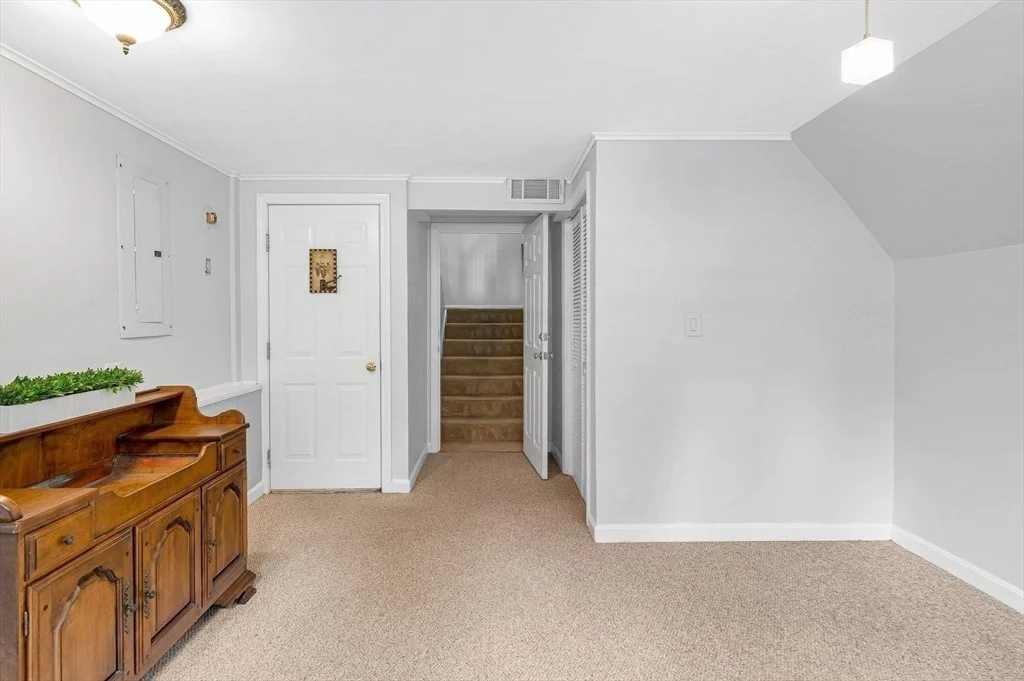 Photo of Unit D at 7 Carnation Cir