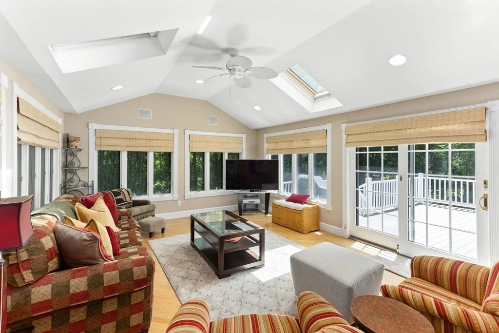 Photo of 15 Pond View Cir