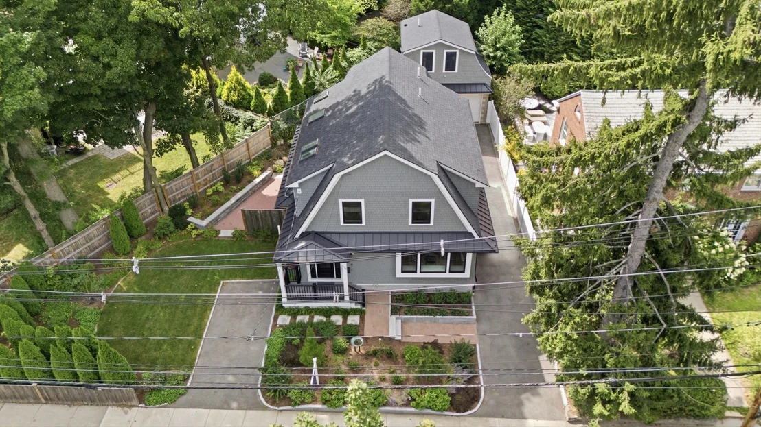 Photo of 579 Centre St