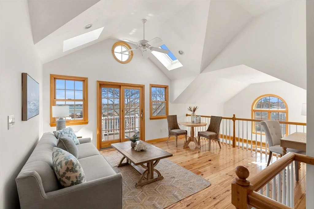 Photo of 135 Leeward