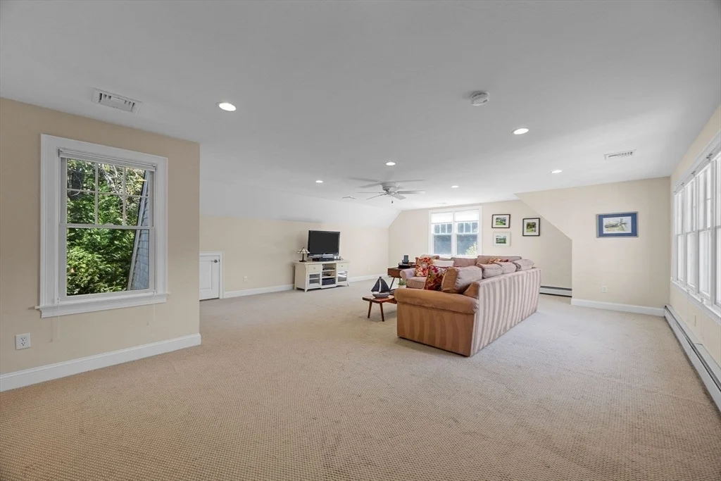 Photo of 783 Santuit-Newton