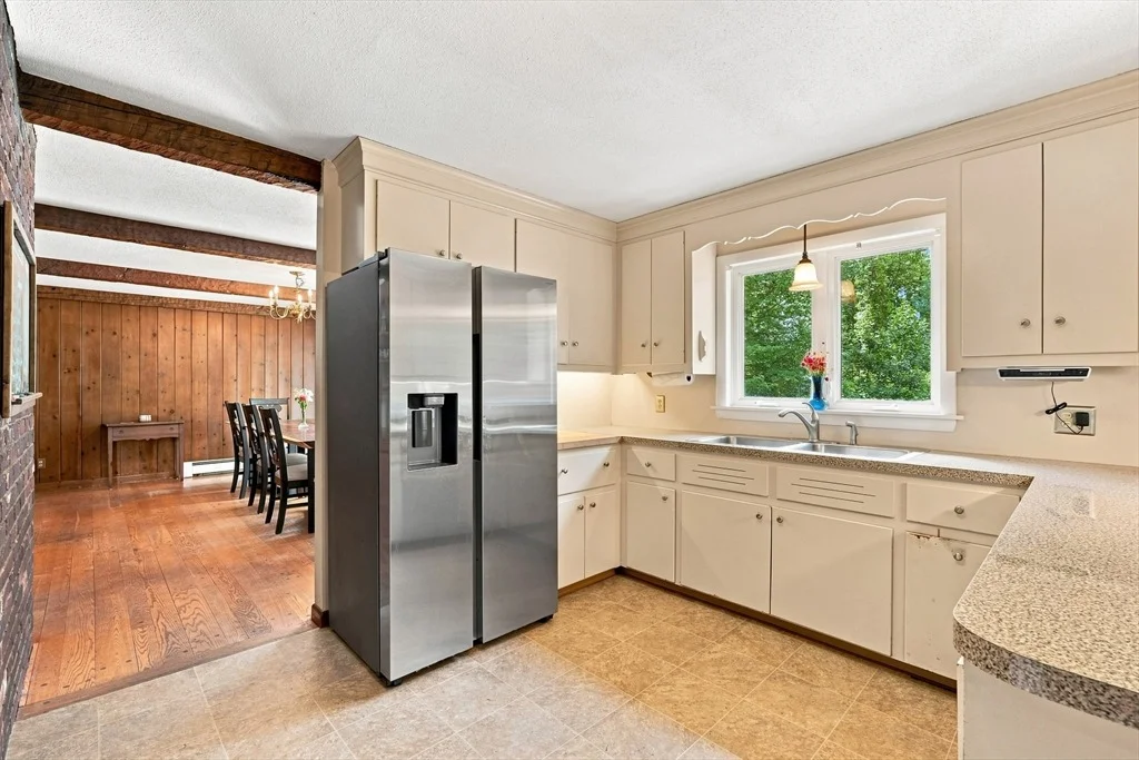 Photo of 261 Bay Road