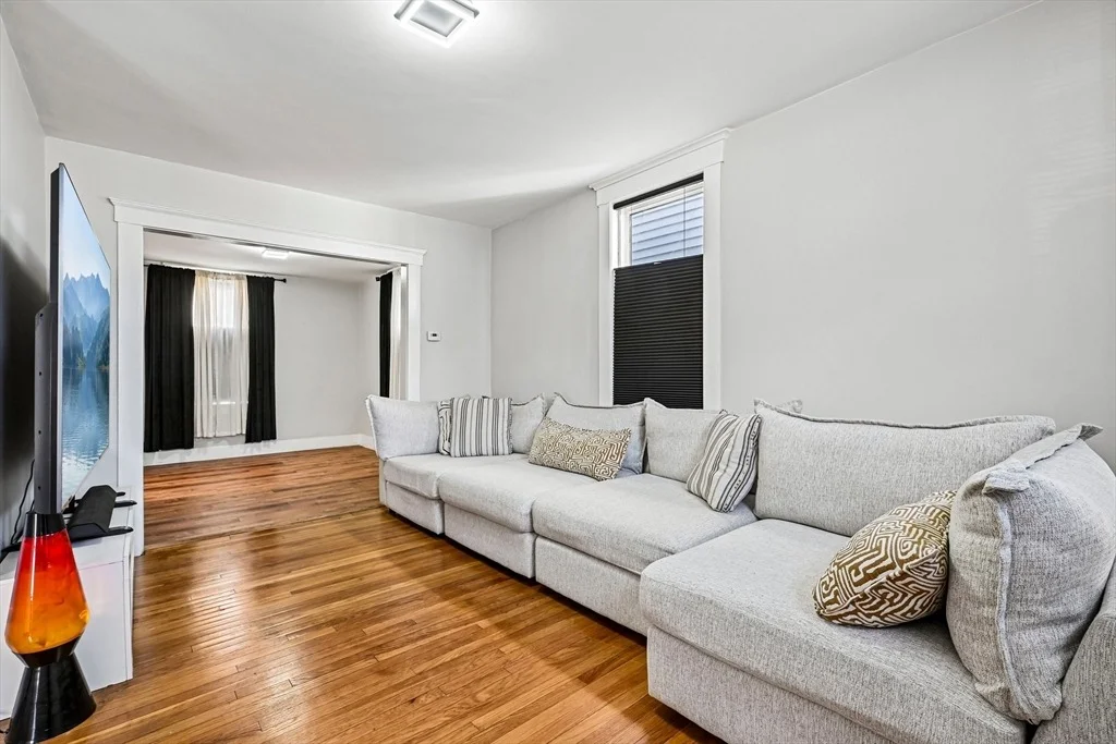 Photo of 19 Sheldon St