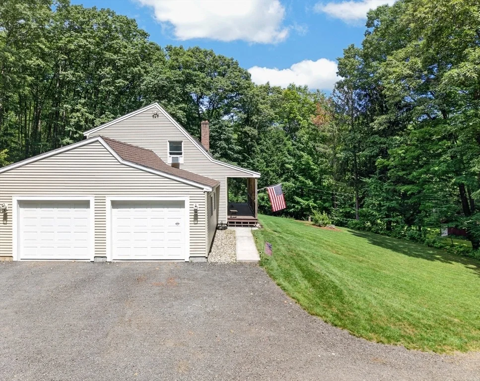 Photo of 170 Queen Lake Rd