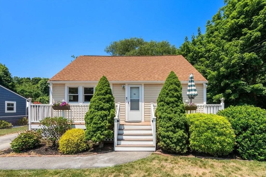 Photo of 1080 Ocean St