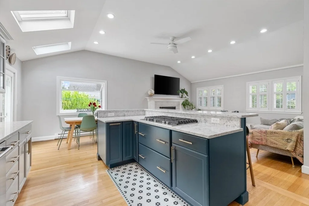 Photo of 70 Stevens Dr