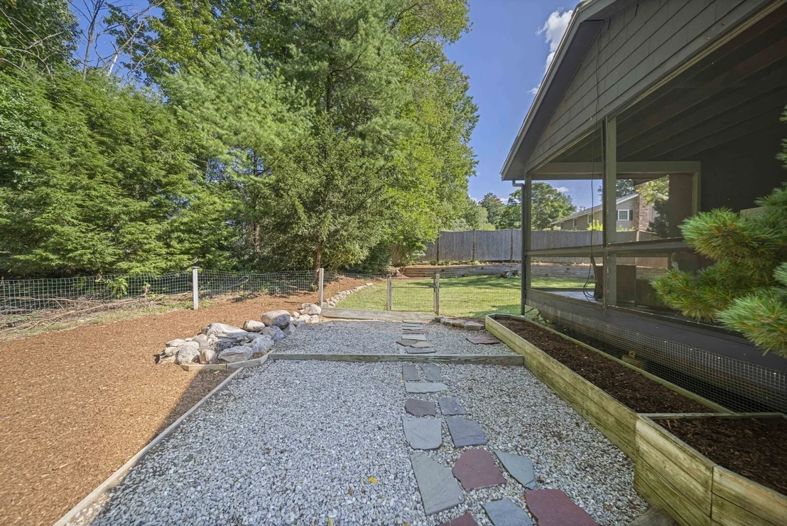 Photo of 5 Cowdrey Ln