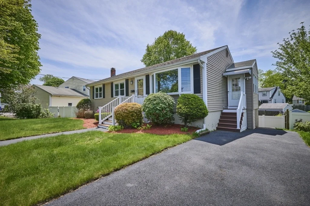 Photo of 2 Sheffield Dr