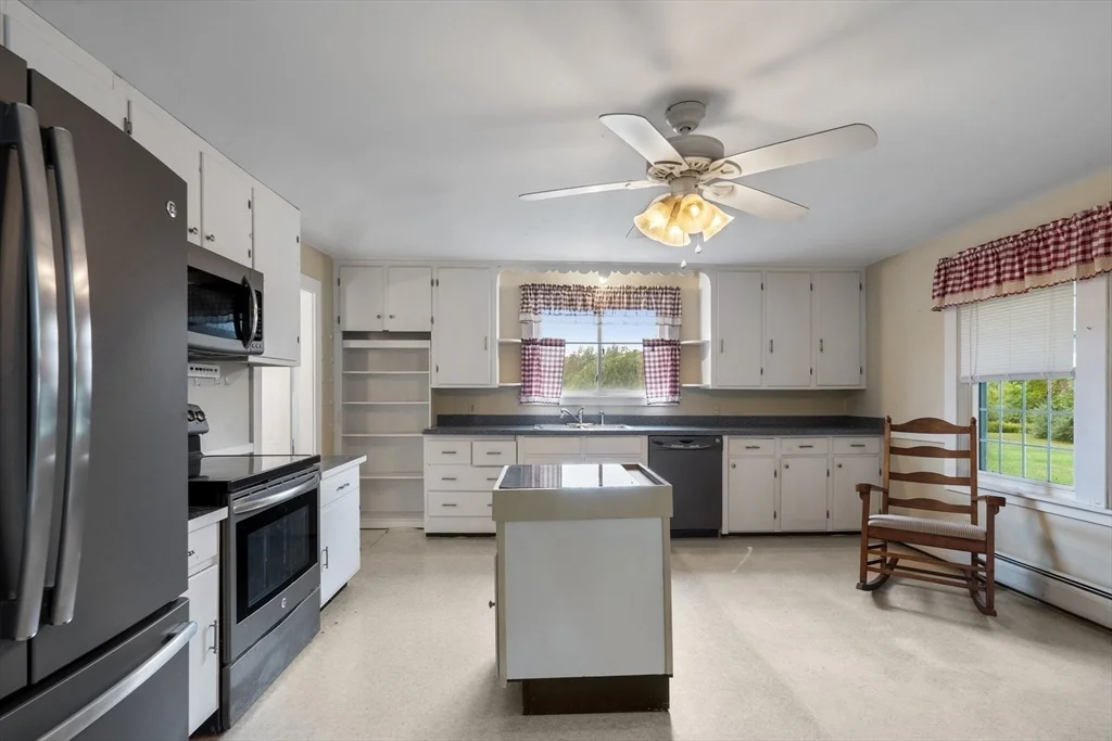 Photo of 340 Sturbridge Rd