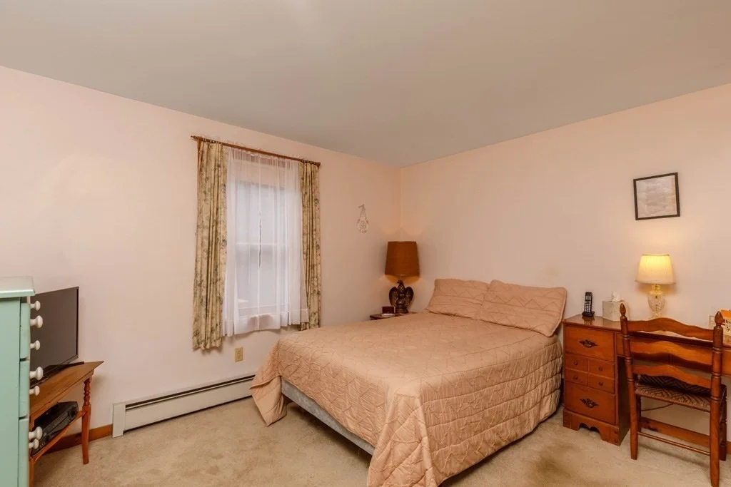 Photo of 260 East Road
