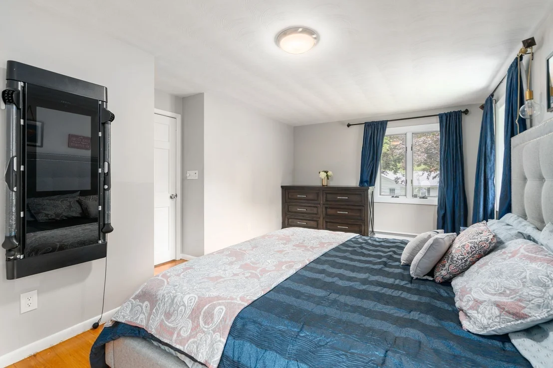 Photo of 7 Lamphere Cir