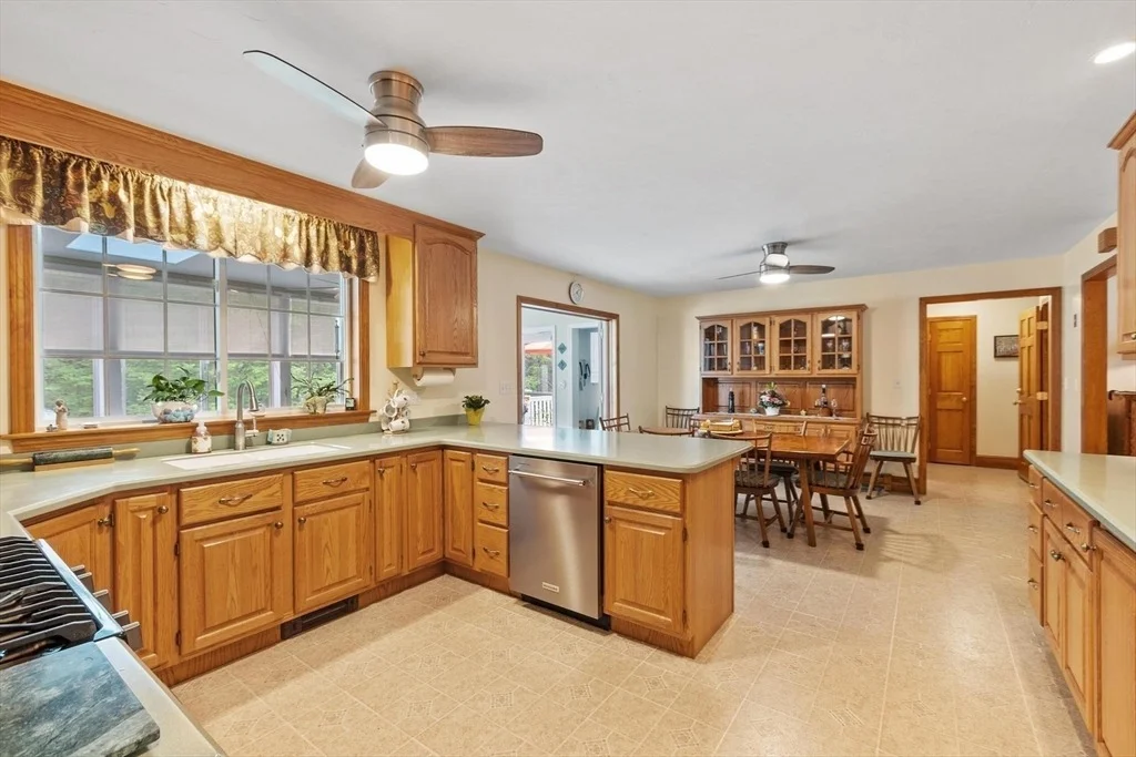 Photo of 175 State Rd