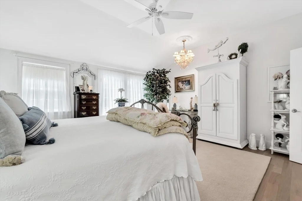 Photo of 426 Mariner Cir