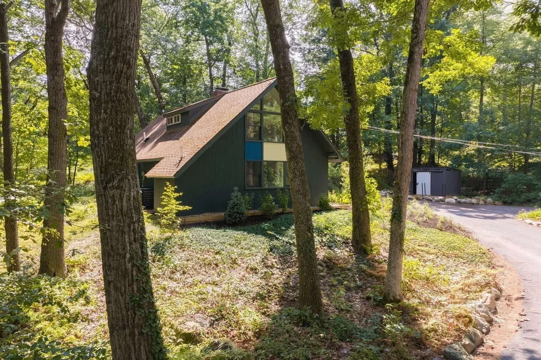 Photo of 102 The Valley Rd