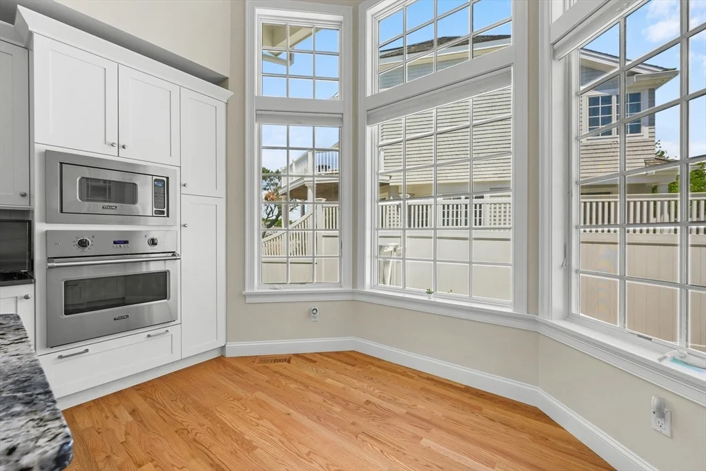 Photo of 129 Shore Dr W