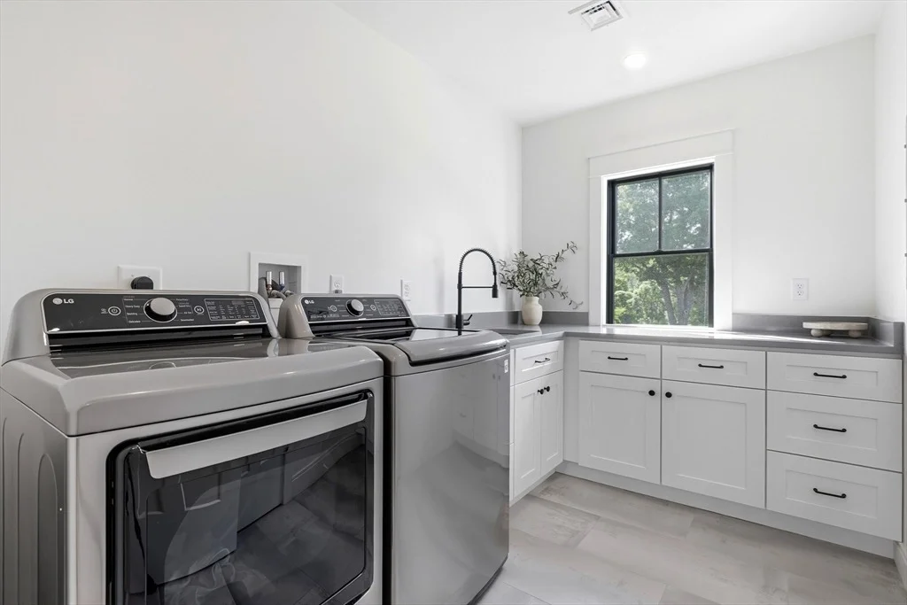 Photo of 112 Middle Rd