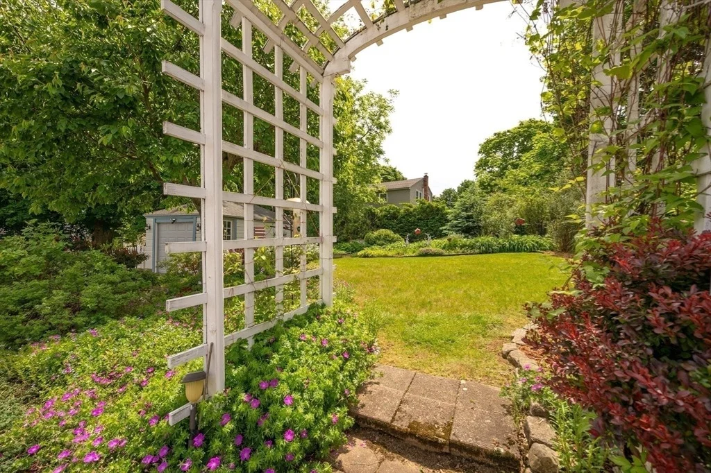 Photo of 6 Buttonwood Lane