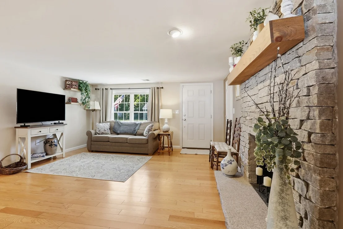 Photo of 33 Westwind Rd.