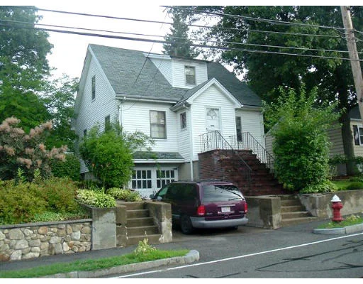Photo of 451 Appleton St