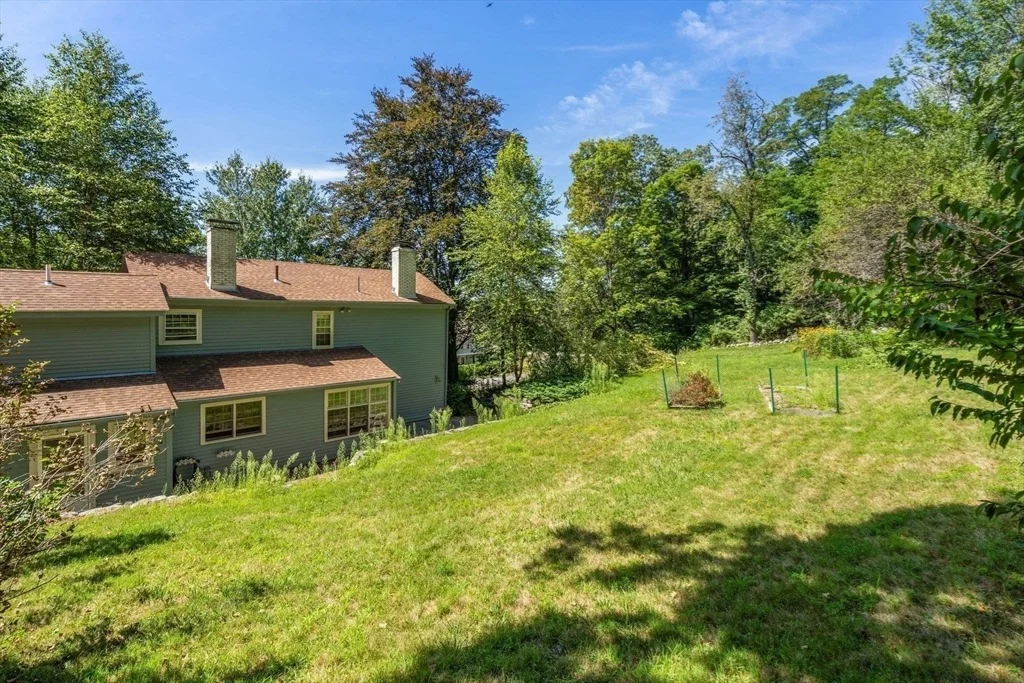 Photo of 495 Edmands Rd