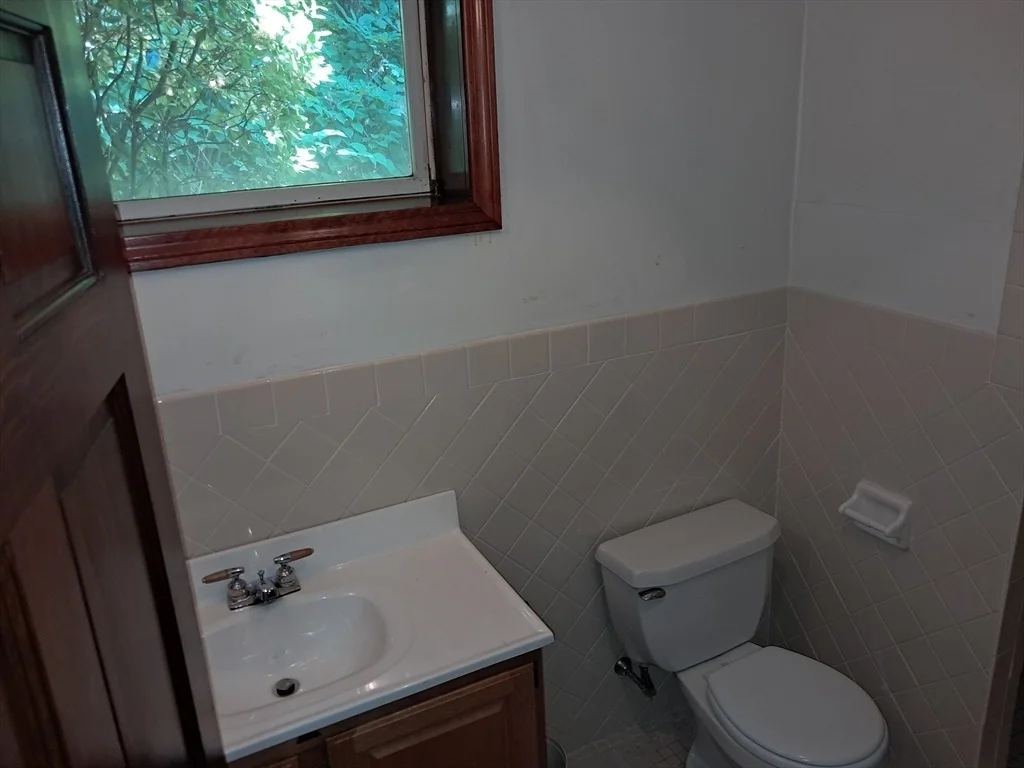 Photo of 5 College Pond Dr