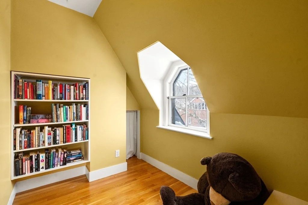 Photo of 327 Franklin St