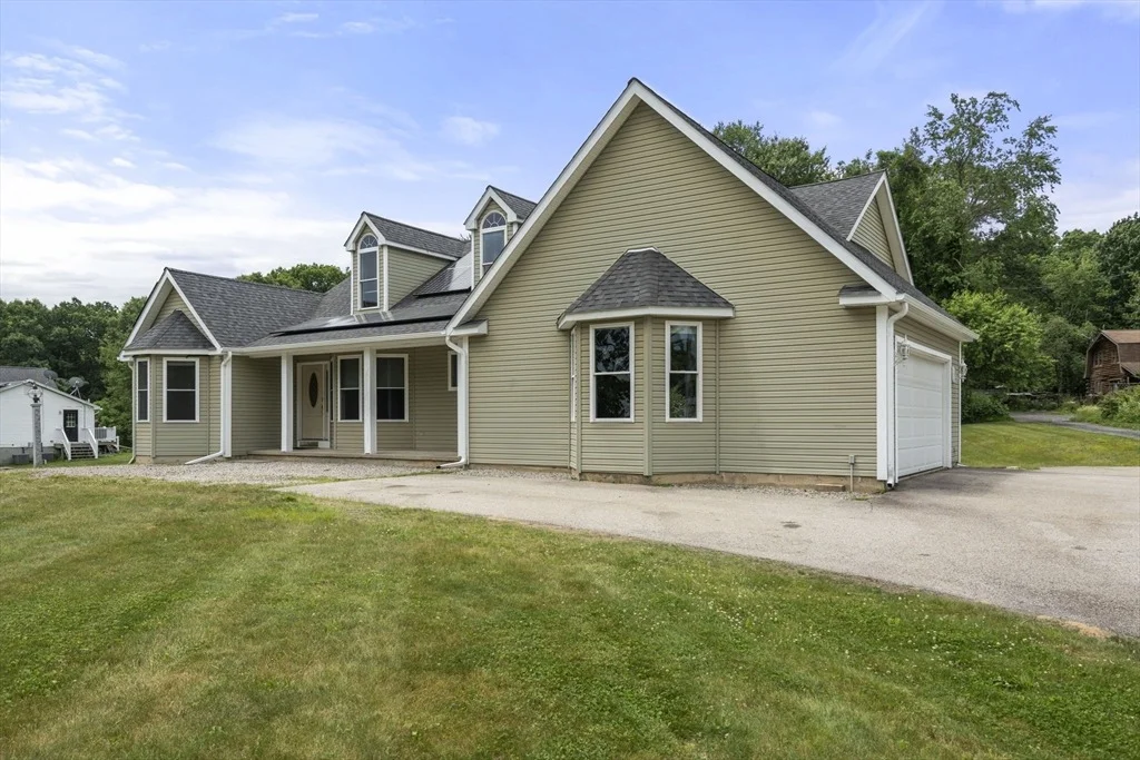 Photo of 893 Cronin Rd