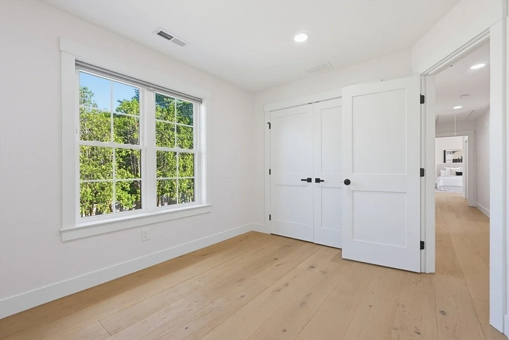 Photo of 8 Vassar Dr