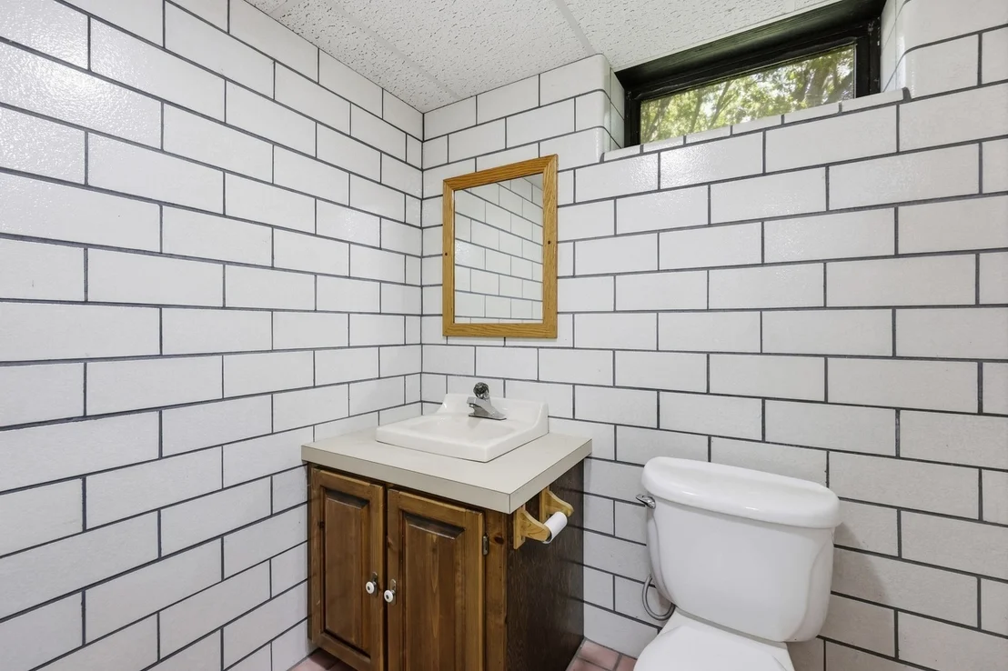 Photo of 227 Telegraph Ave