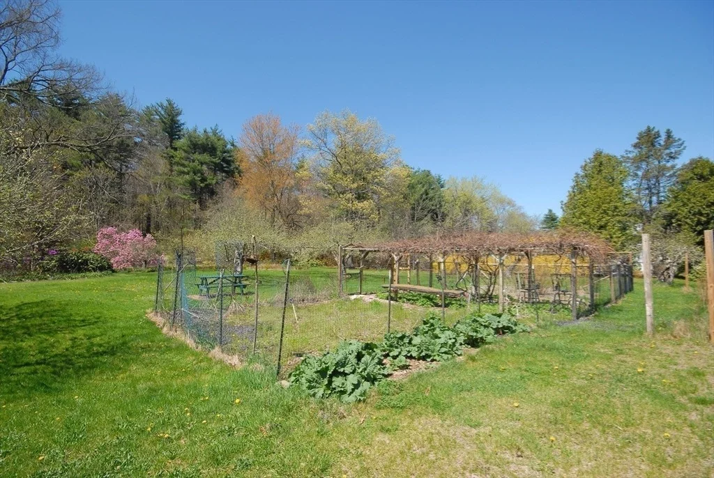 Photo of 239 Stow Rd