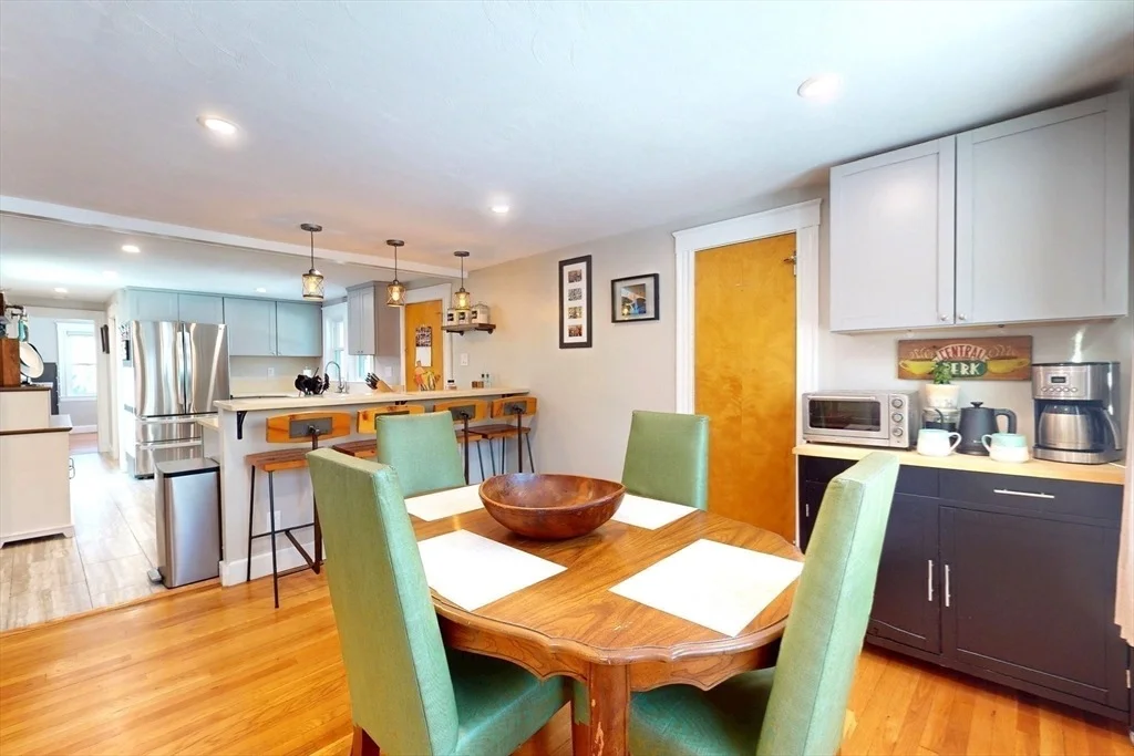 Photo of 1393 Trapelo Road