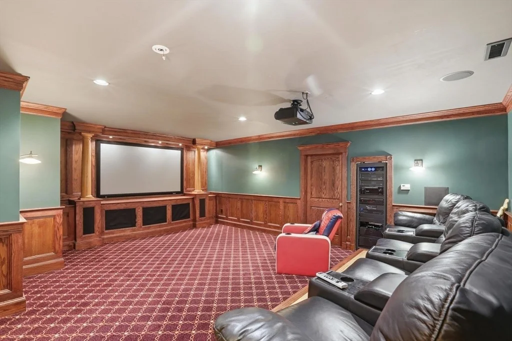 Photo of 20 Tarbox Ln
