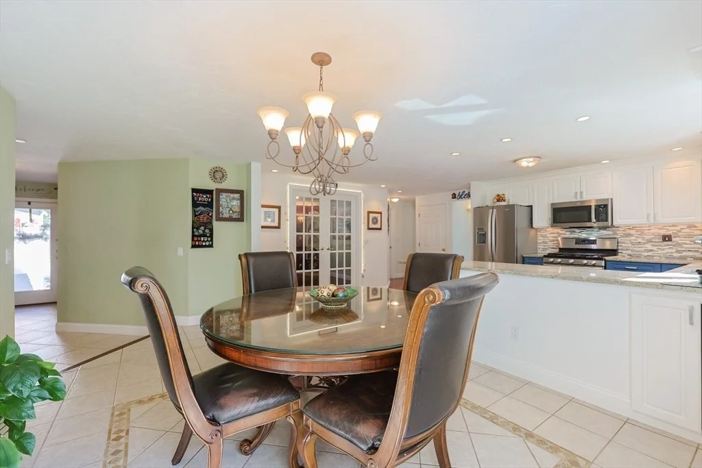 Photo of 2 Rhodes Ave