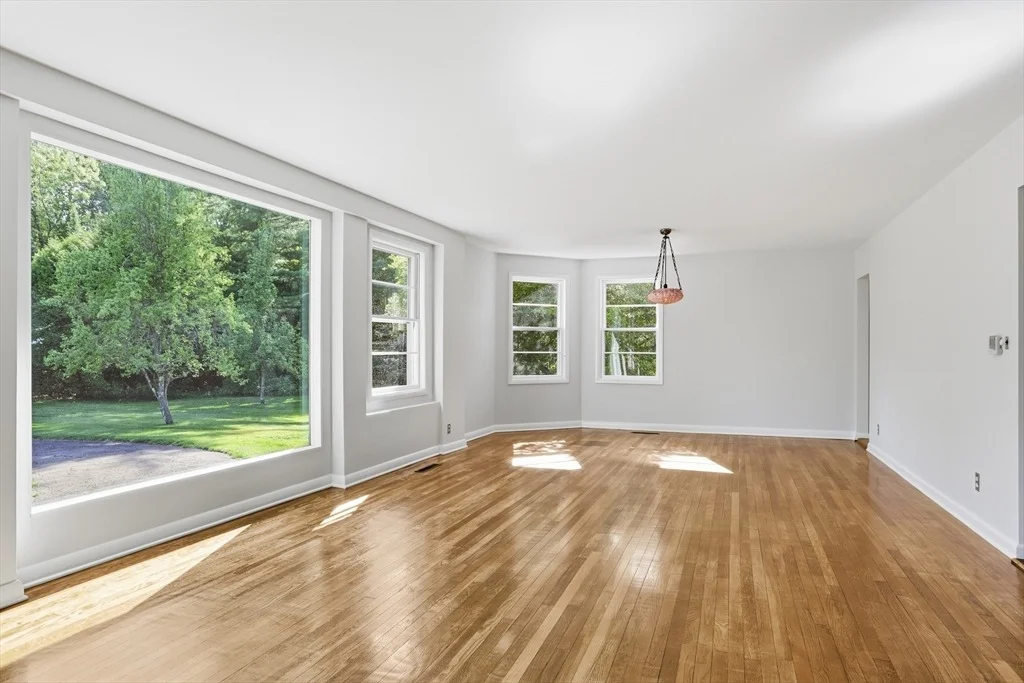 Photo of 106 Bolton Rd
