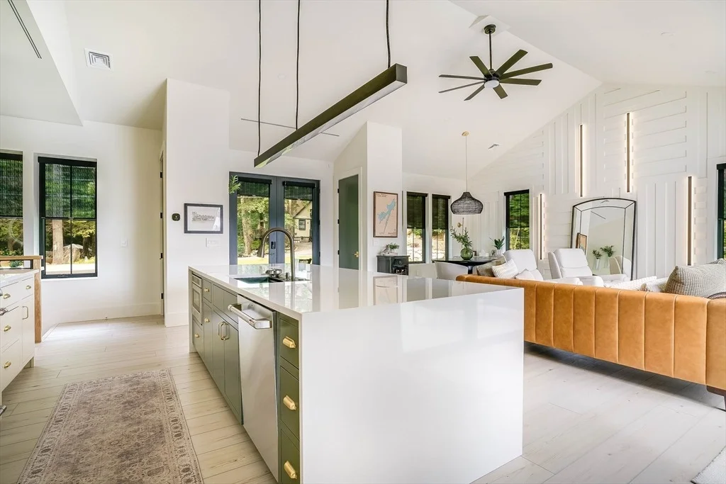 Photo of 226 Lakeview Drive