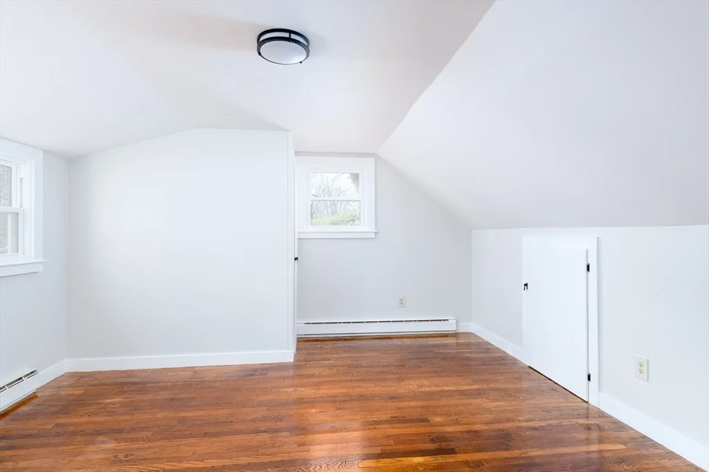 Photo of 40 Warren Rd