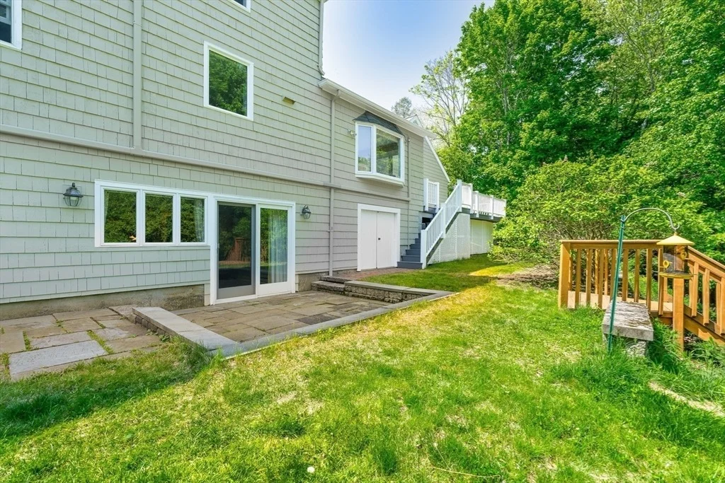 Photo of 6 Crestview Dr