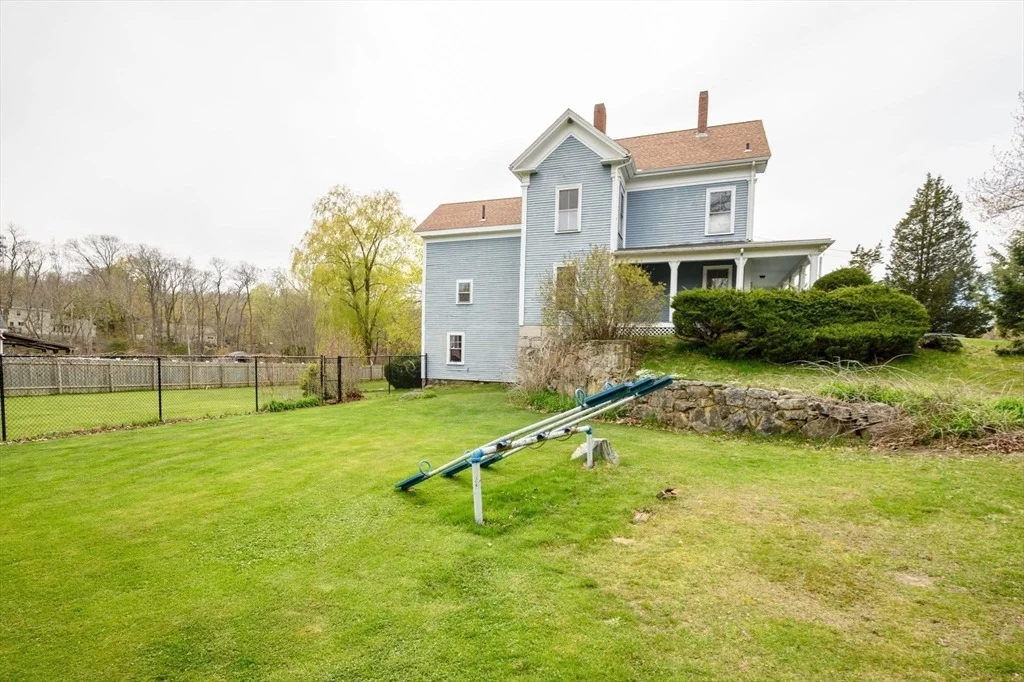 Photo of 327 East St