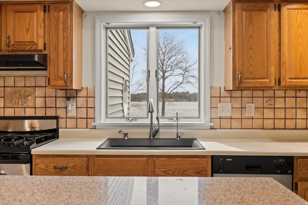 Photo of 212 Scadding St