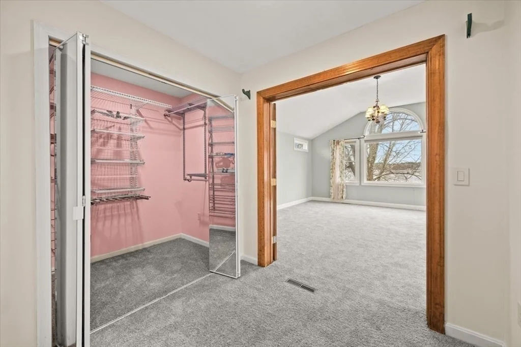 Photo of 212 Scadding St