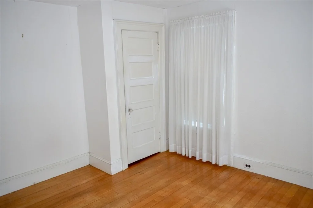 Photo of 30 Troy St