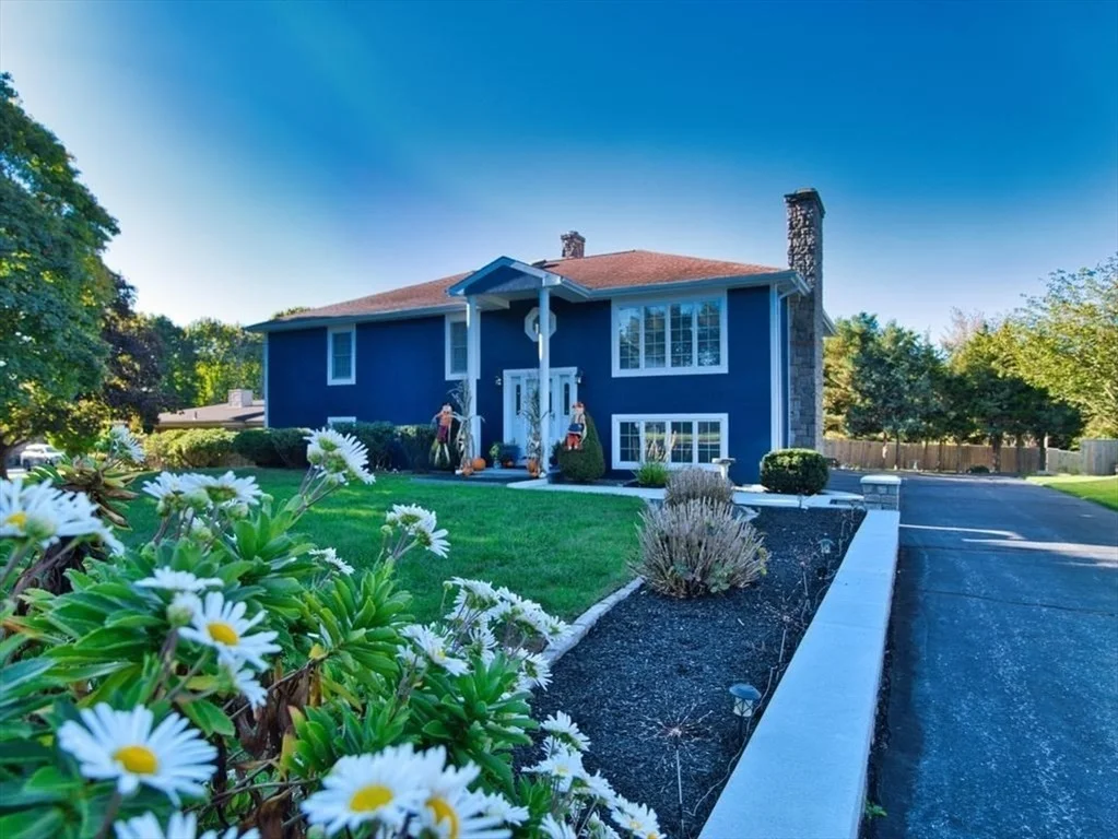 Photo of 555 Harbor View Blvd